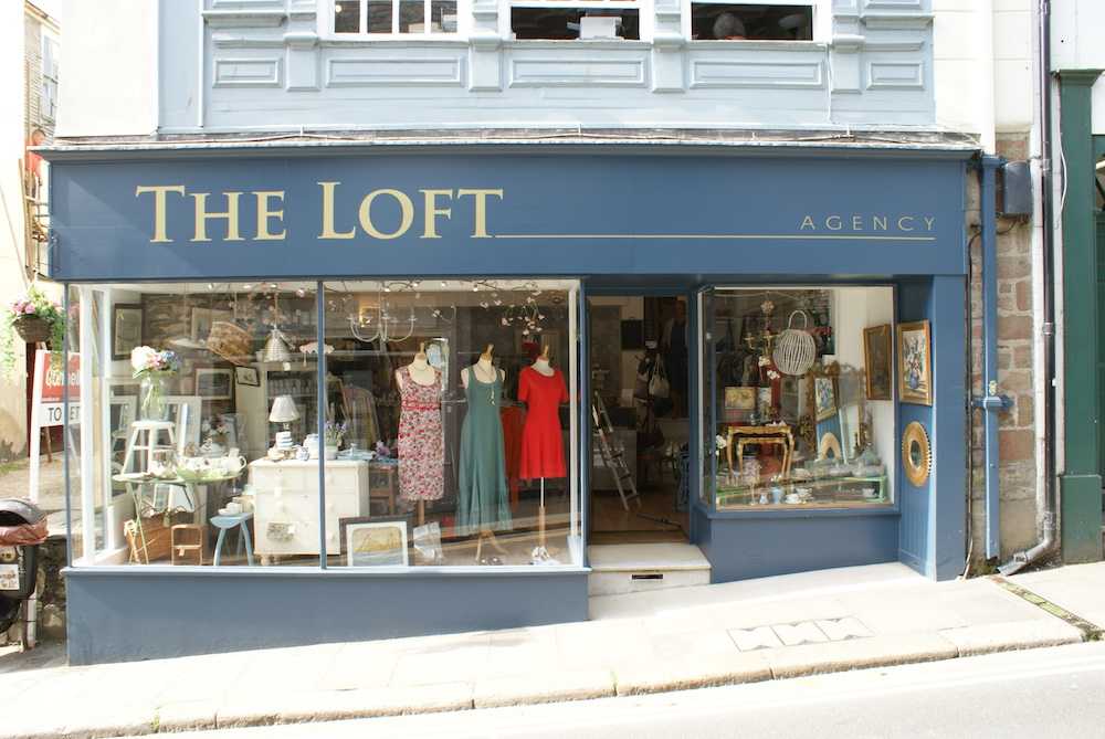 Totnes Shop Front signs in gold vinyl - Sign Art Signwriters